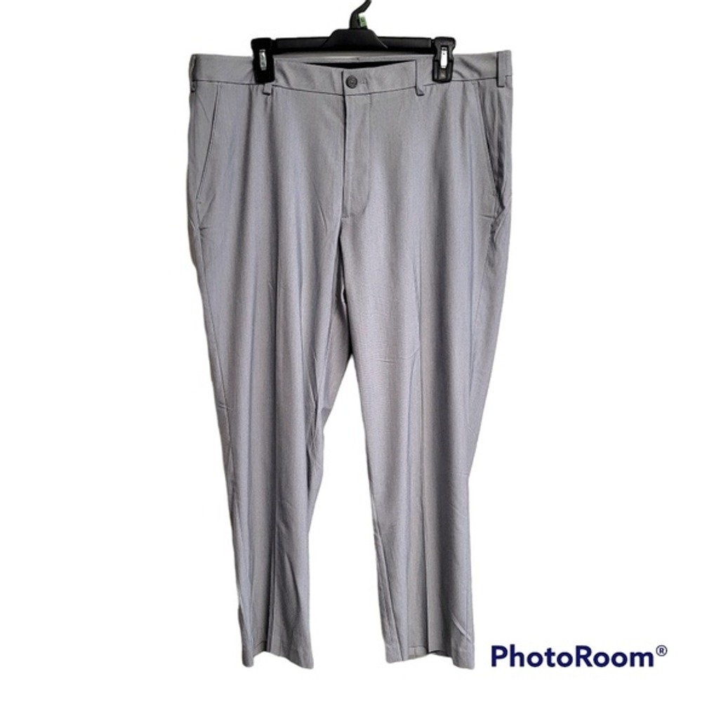 Van Heusen Light‎ Grey Silver Straight Leg Chino Slacks Men's Size 36x29